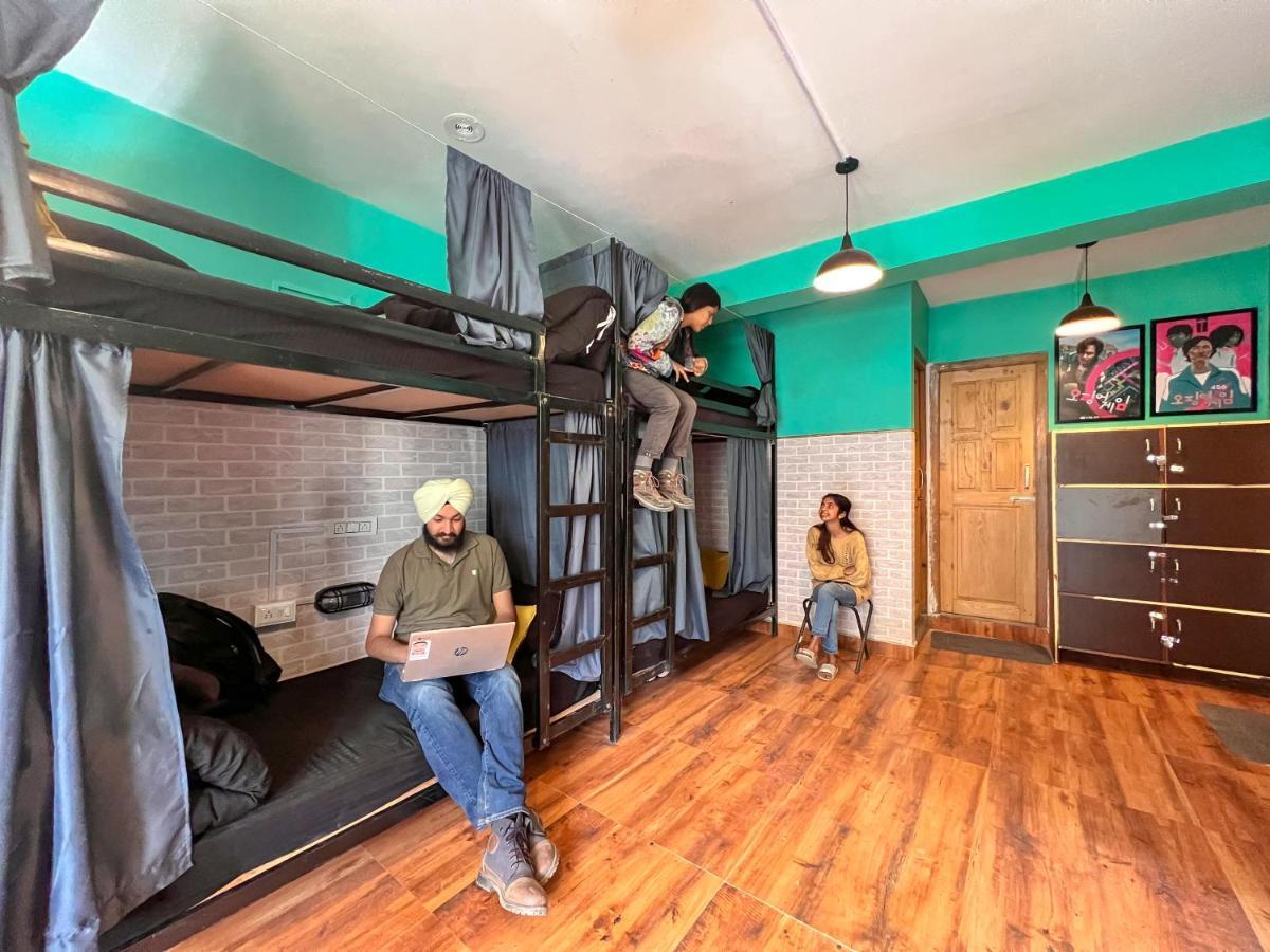Whoopers Hostel Manali Exterior photo