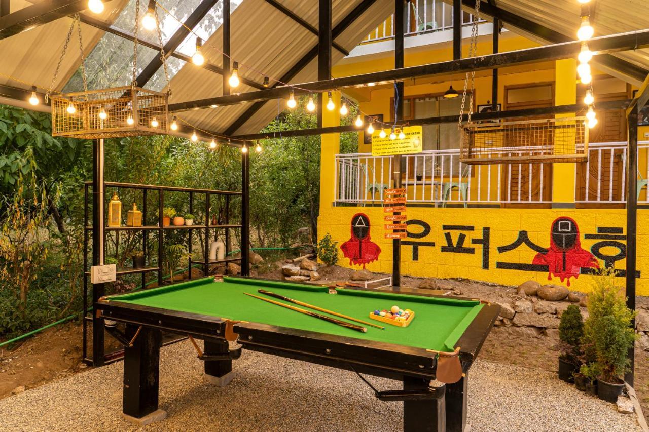 Whoopers Hostel Manali Exterior photo