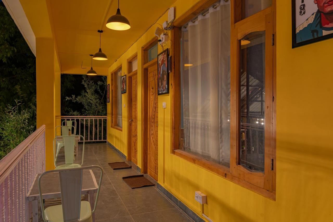 Whoopers Hostel Manali Exterior photo