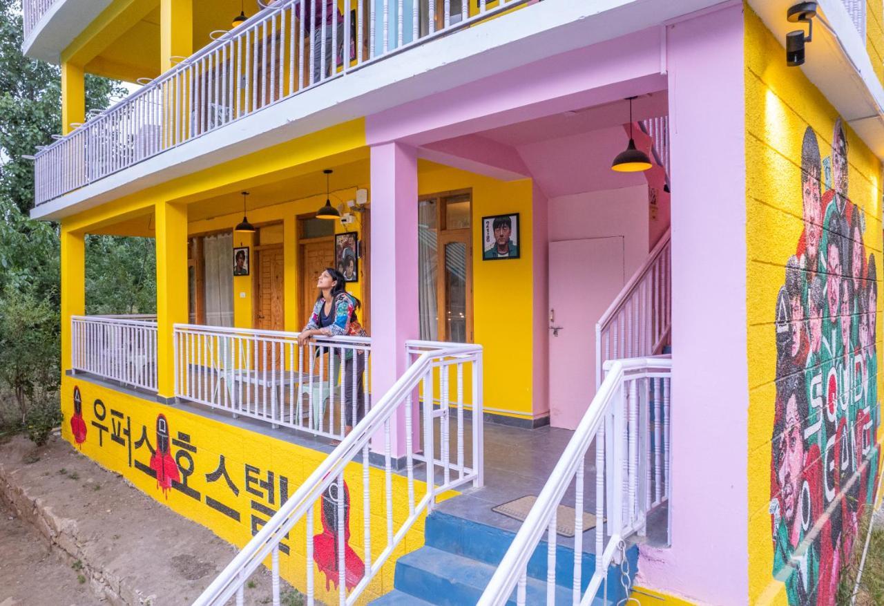 Whoopers Hostel Manali Exterior photo